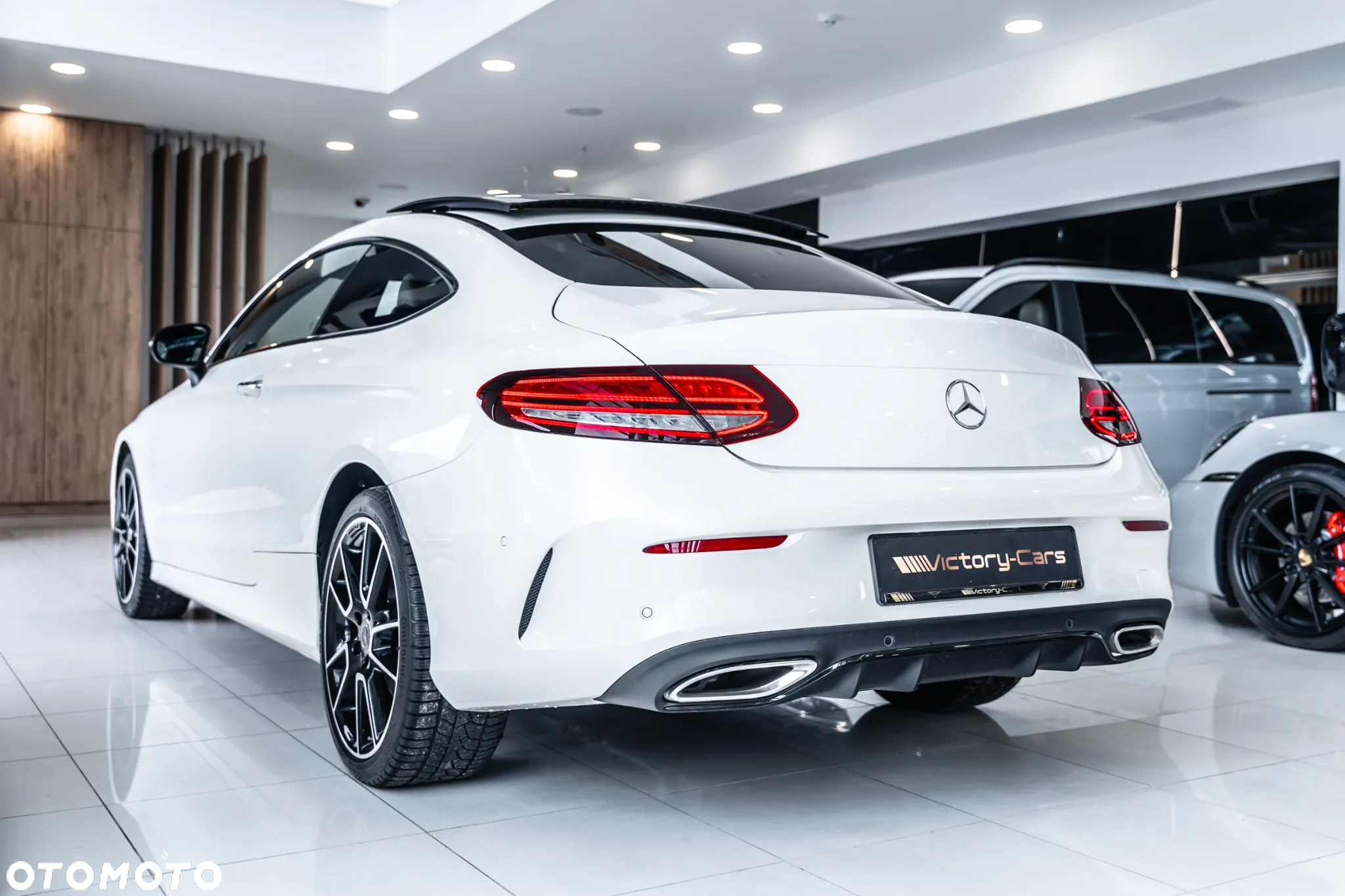 Mercedes-Benz Klasa C 300 9G-TRONIC - 14