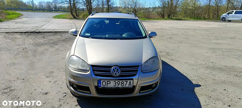Volkswagen Golf - 6