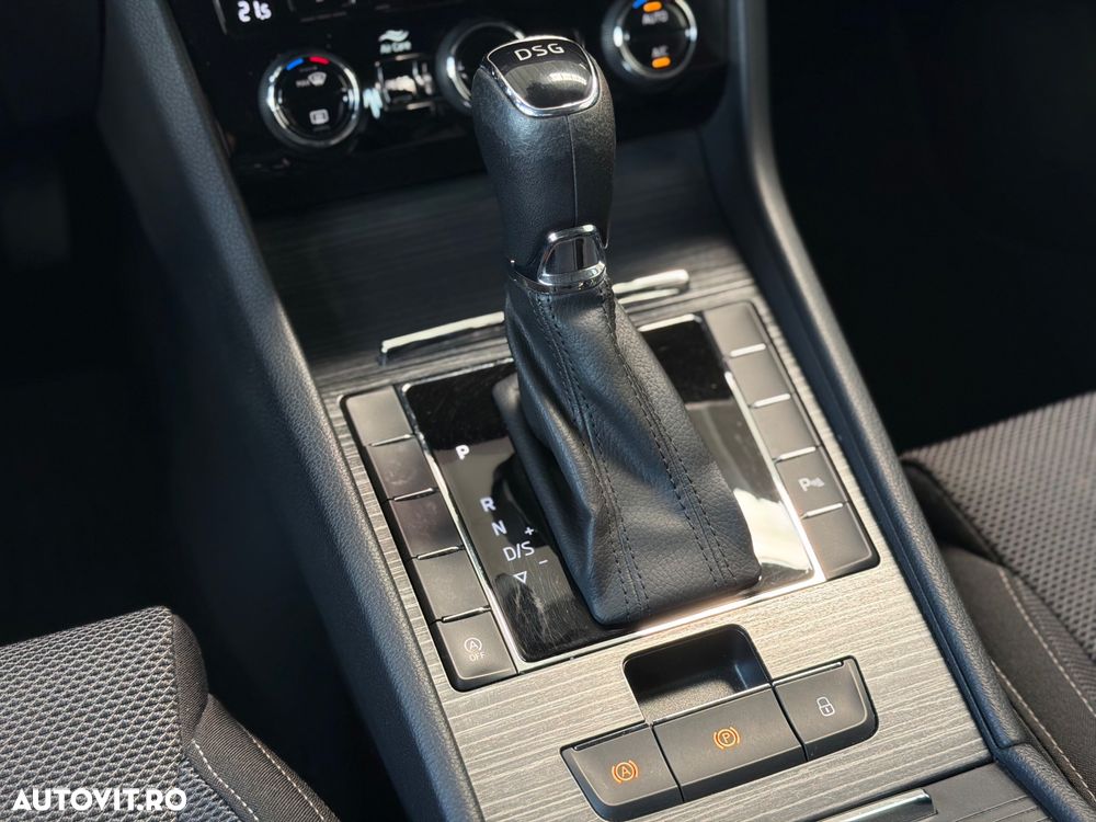 Skoda Superb 2.0 TDI DSG Sportline - 21
