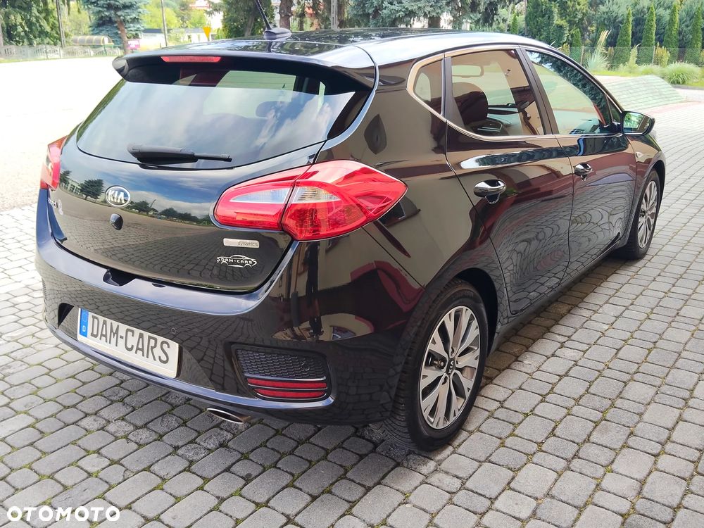 Kia Ceed 1.6 GDI Dream-Team Edition - 38