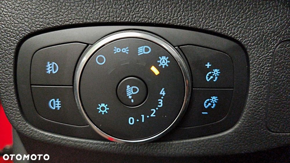 Ford Focus 1.0 EcoBoost mHEV Titanium X - 21