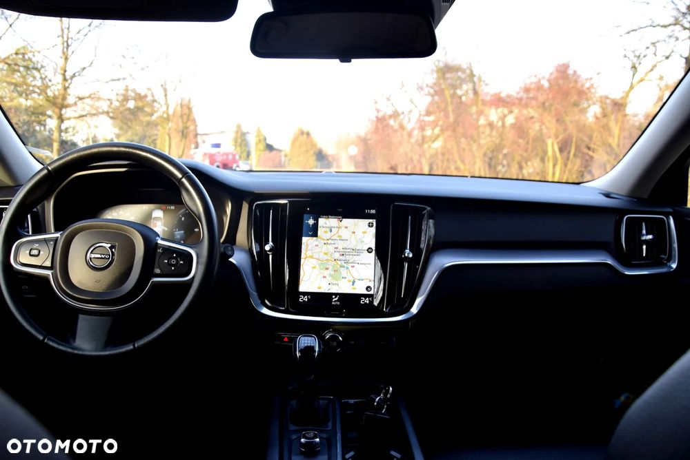Volvo V60 D3 Momentum Pro - 22