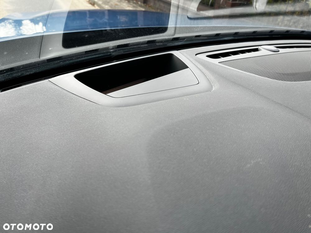 Volvo V60 T8 AWD Twin Engine Geartronic R-Design - 35