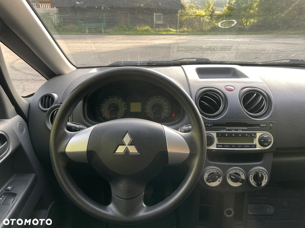 Mitsubishi Colt - 8