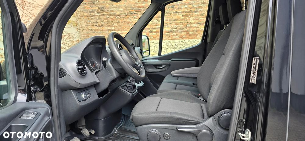 Mercedes-Benz Sprinter - 16