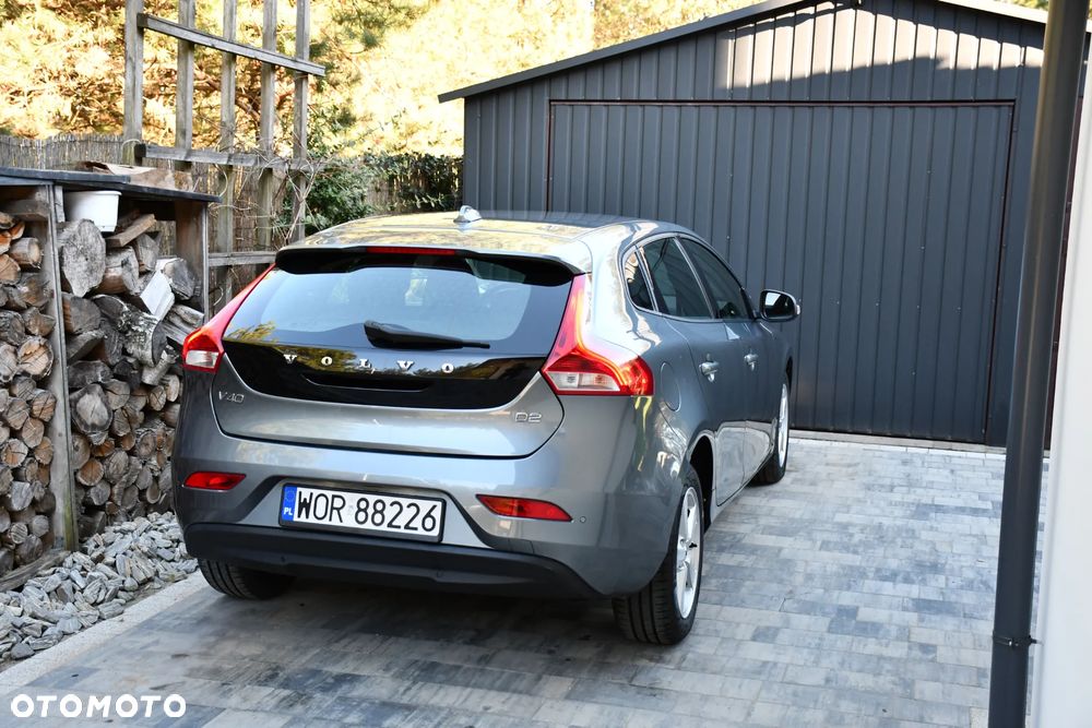Volvo V40 D2 - 10