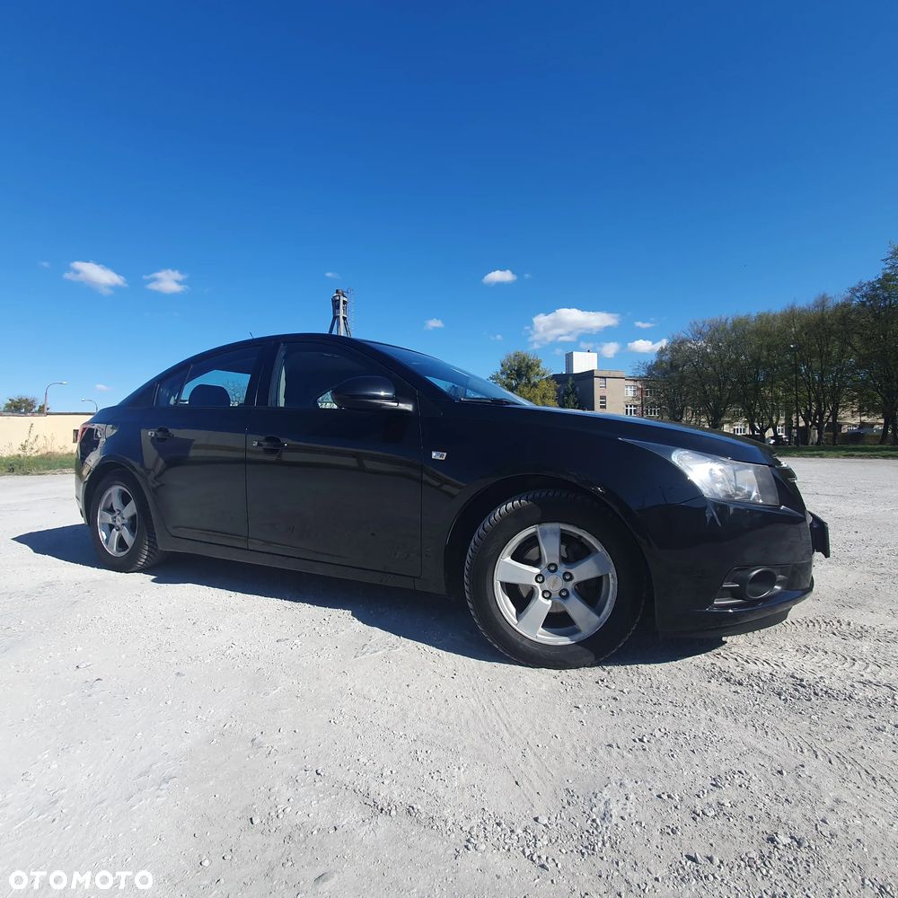 Chevrolet Cruze 1.6 LS - 2