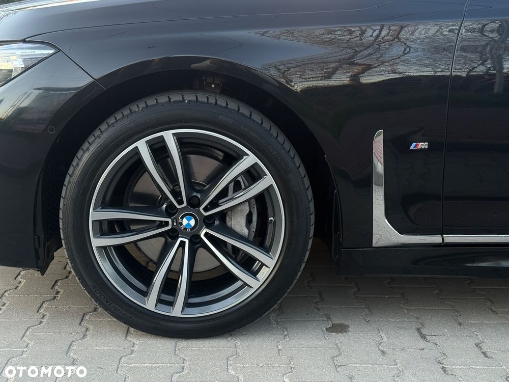 BMW Seria 7 730d xDrive mHEV - 12