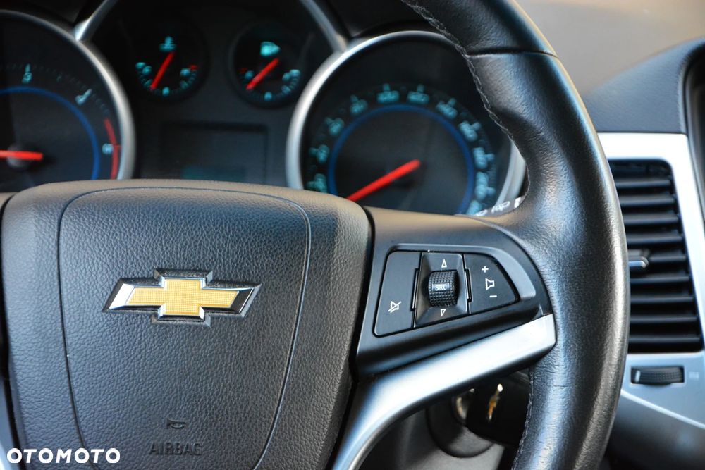 Chevrolet Cruze - 14