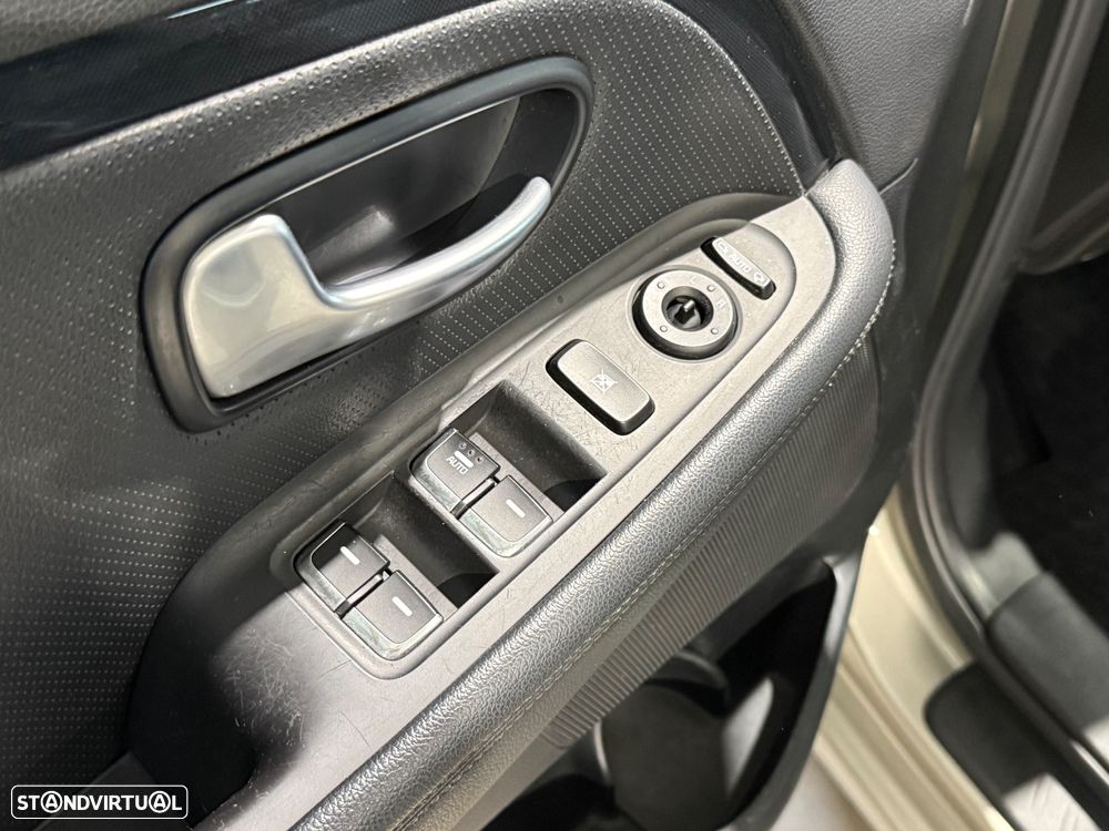 Kia Carens 1.7 CRDi ISG TX 7DCT - 16