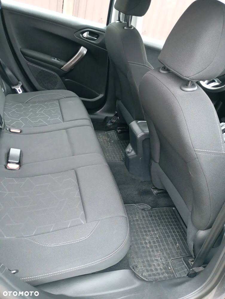 Peugeot 2008 PureTech 82 Urban Move - 6