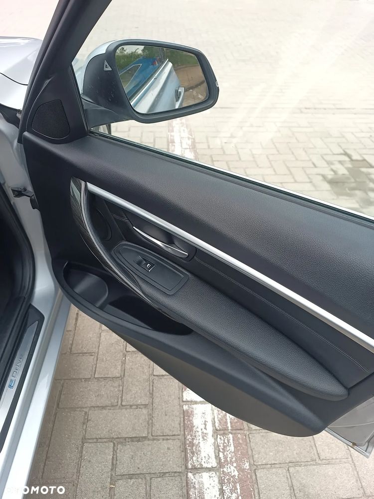 BMW Seria 3 330e iPerformance Luxury Line - 11