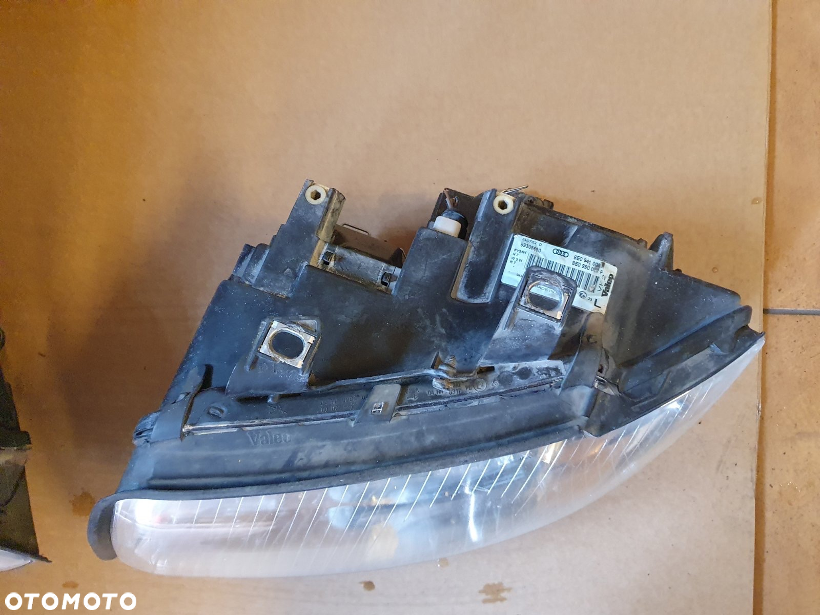 REFLEKTOR L/P AUDI A4 B6 EUROPA - 8