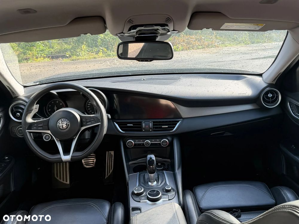Alfa Romeo Giulia - 9