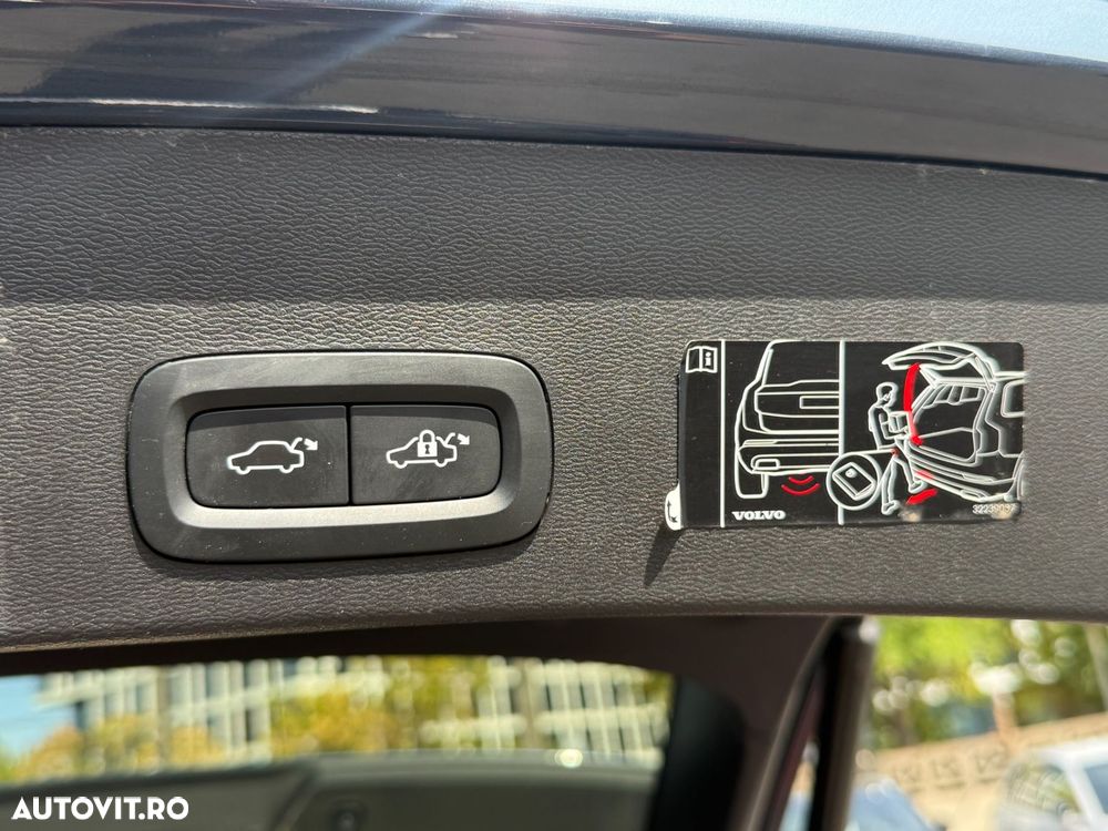 Volvo XC 40 Recharge T5 Twin Engine AT7 Inscription - 10