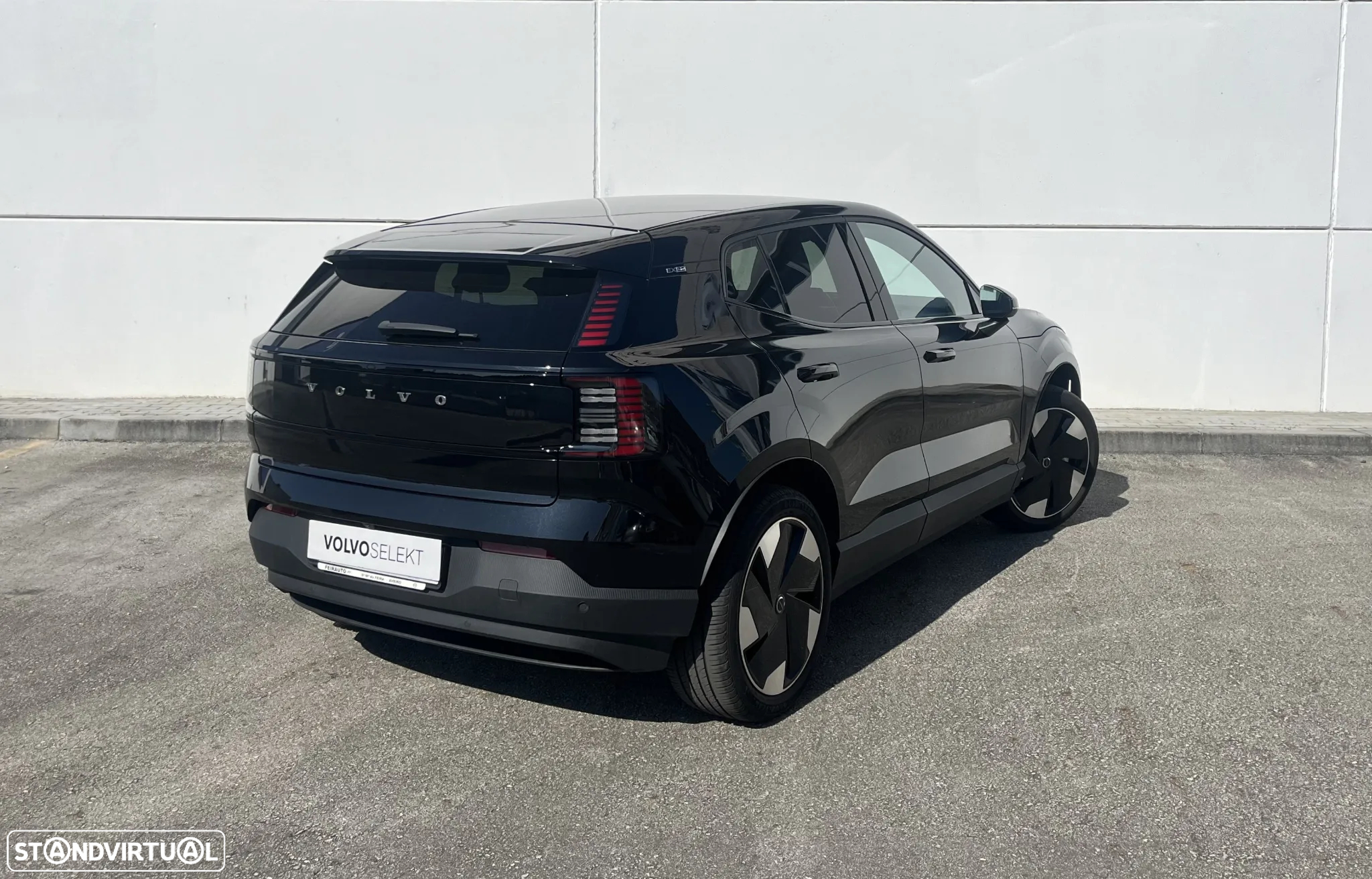 Volvo EX30 69 kWh Single Motor Extended Range Plus - 2