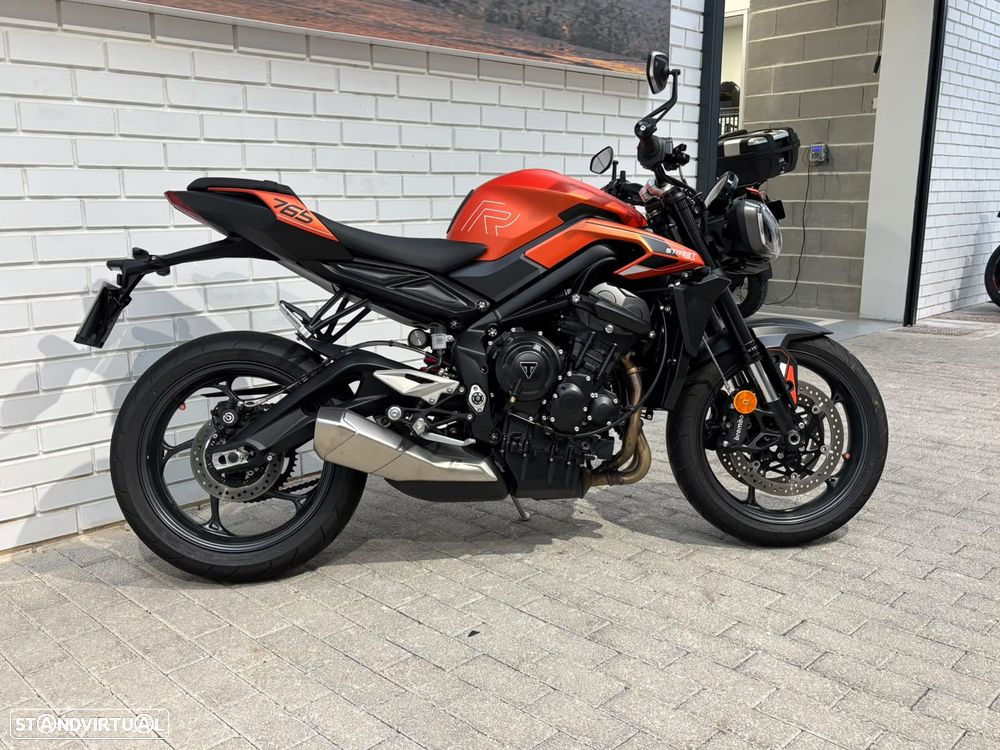Triumph Street Triple 765 R - 4