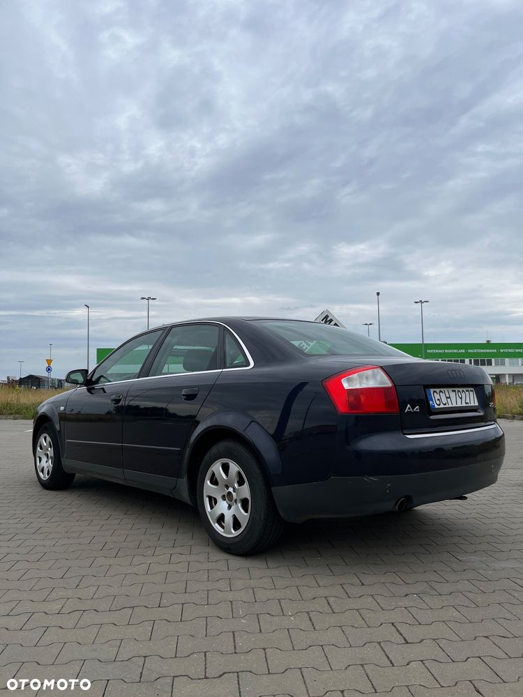 Audi A4 Limousine - 5
