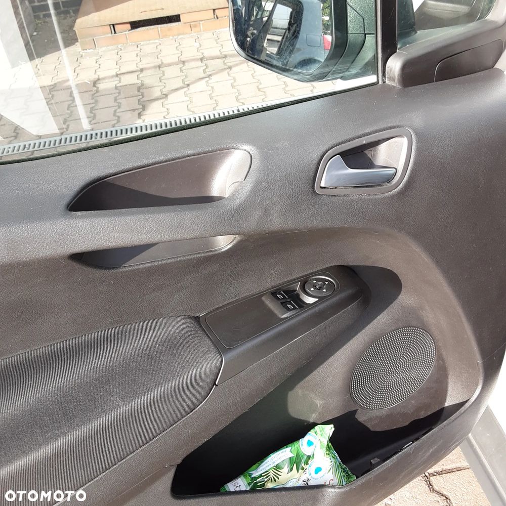 Ford Transit courier - 22