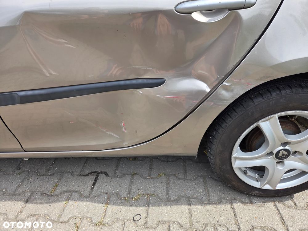 Renault Clio 1.2 16V Expression - 16