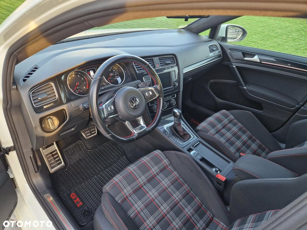 Volkswagen Golf GTI Performance BlueMotion Technology DSG - 10