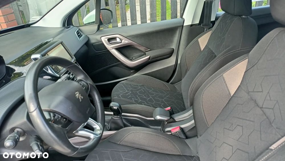 Peugeot 2008 1.2 Pure Tech Active - 9