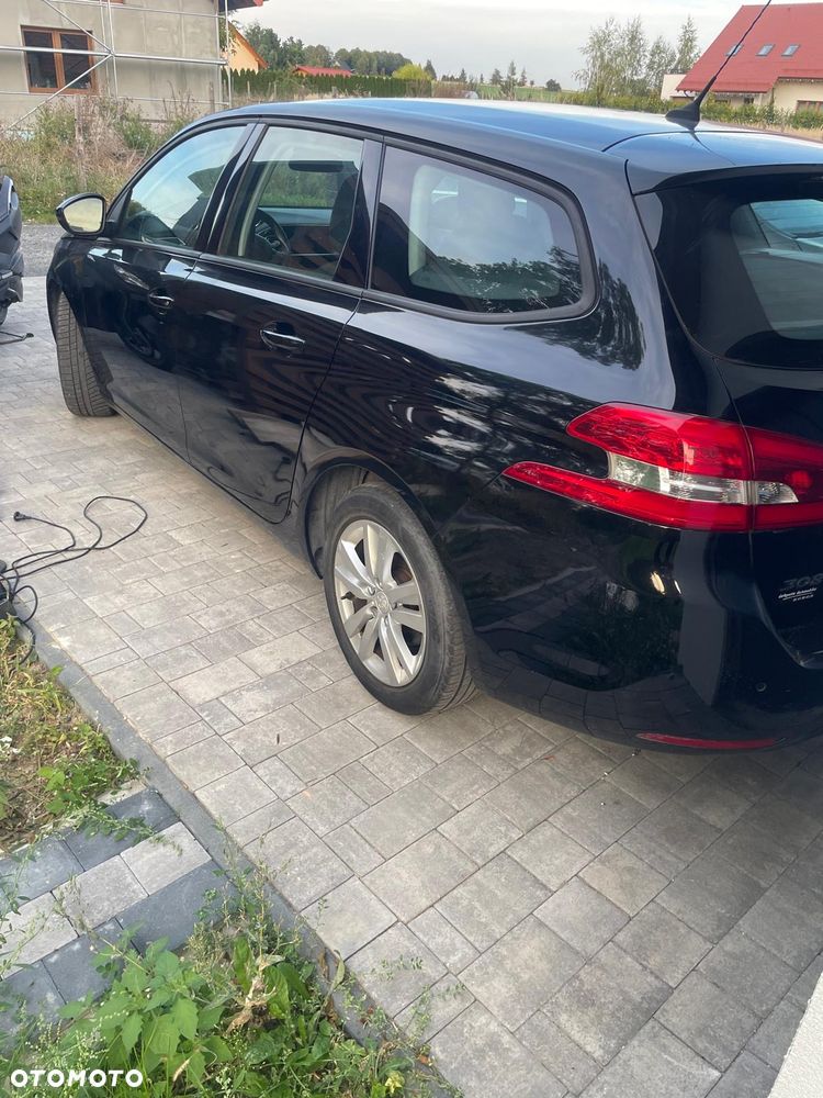 Peugeot 308 2015 photo 2