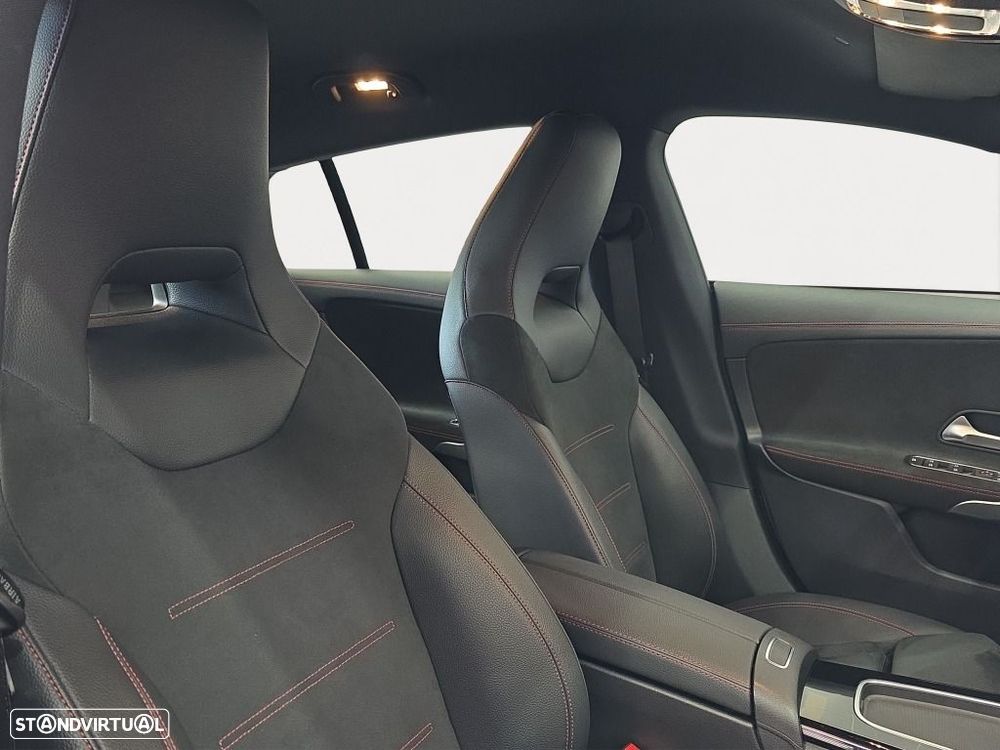 Mercedes-Benz CLA 250 e Shooting Brake AMG Line - 11