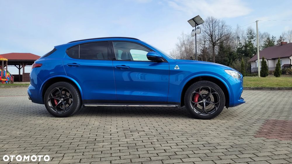 Alfa Romeo Stelvio V6 2.9 Bi-Turbo AT8-Q4 Quadrifoglio - 2