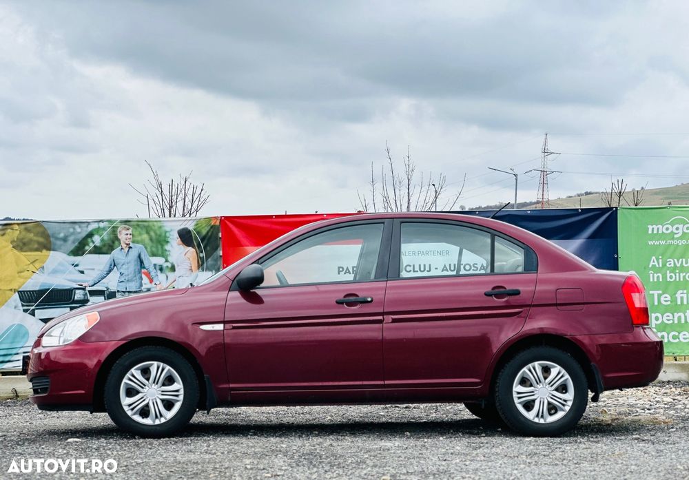 Hyundai Accent 1.4 GL - 25