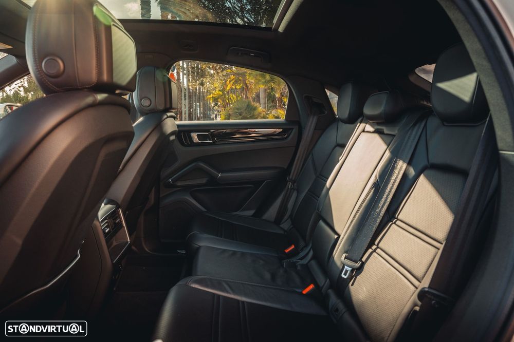 Porsche Cayenne Coupé E-Hybrid Platinum Edition - 24