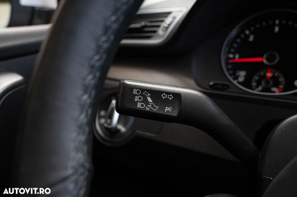 Volkswagen Passat 2.0 TDI DSG Comfortline - 28