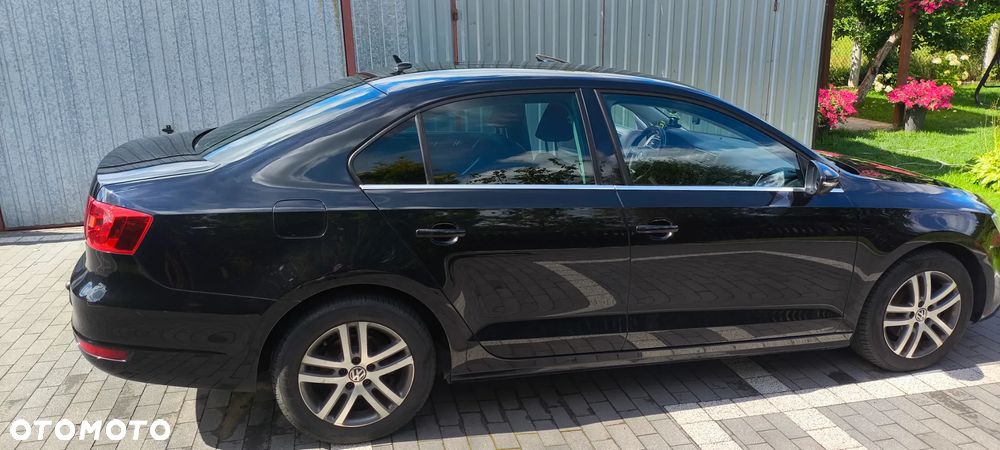 Volkswagen Jetta 2.0 TDI Highline - 6