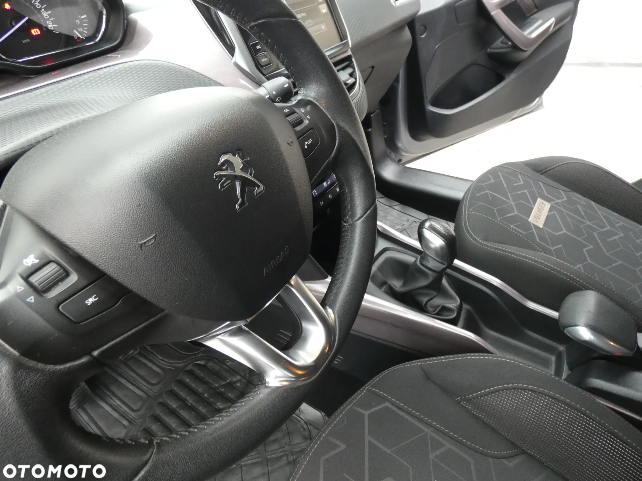Peugeot 2008 - 12