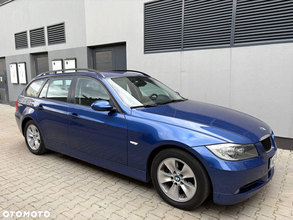 BMW Seria 3 320i - 4