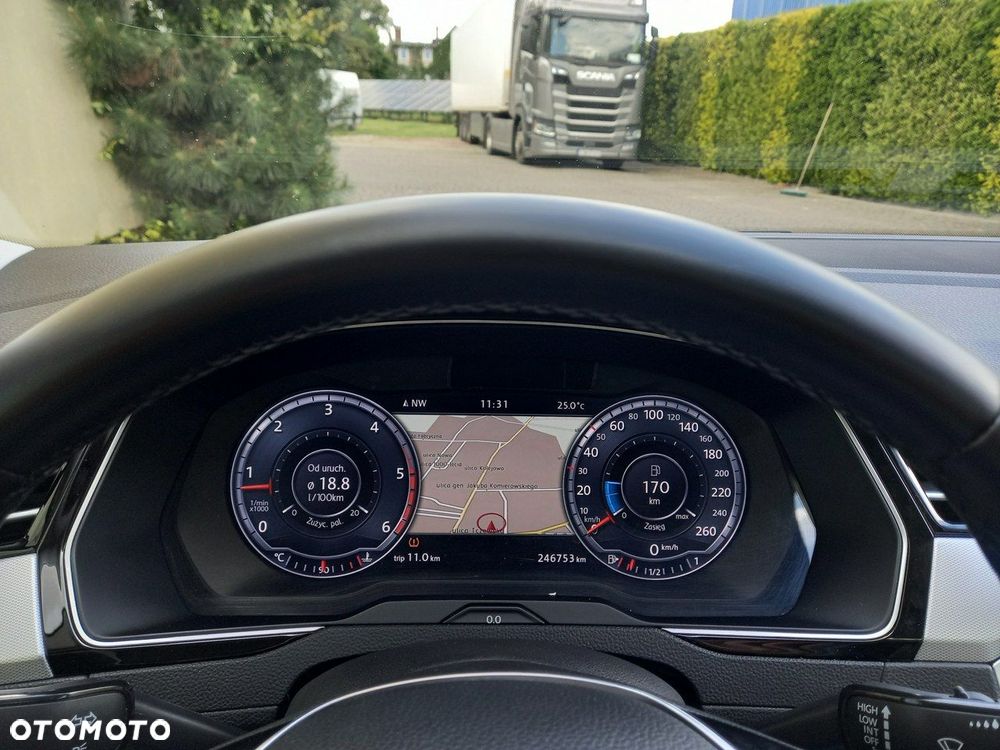 Volkswagen Passat 2.0 TDI (BlueMotion Technology) Highline - 34