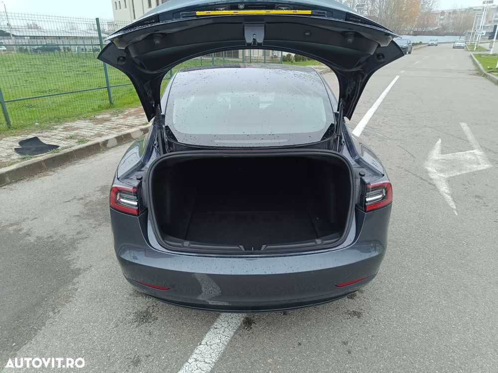 Tesla Model 3 - 2