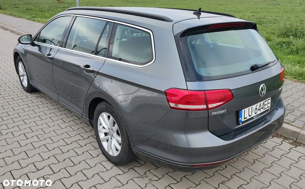 Volkswagen Passat - 20