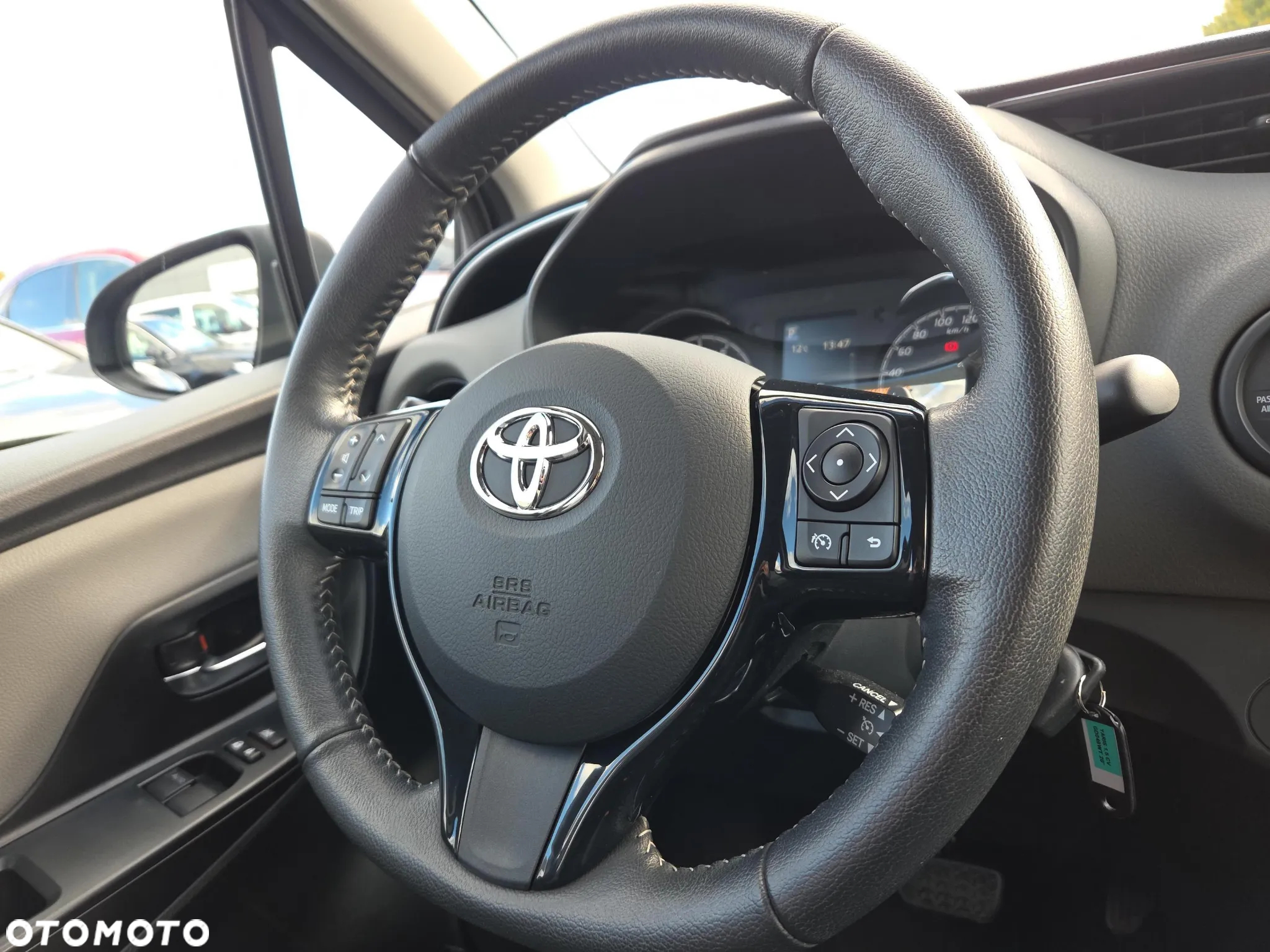 Toyota Yaris 1.5 Premium CVT - 18