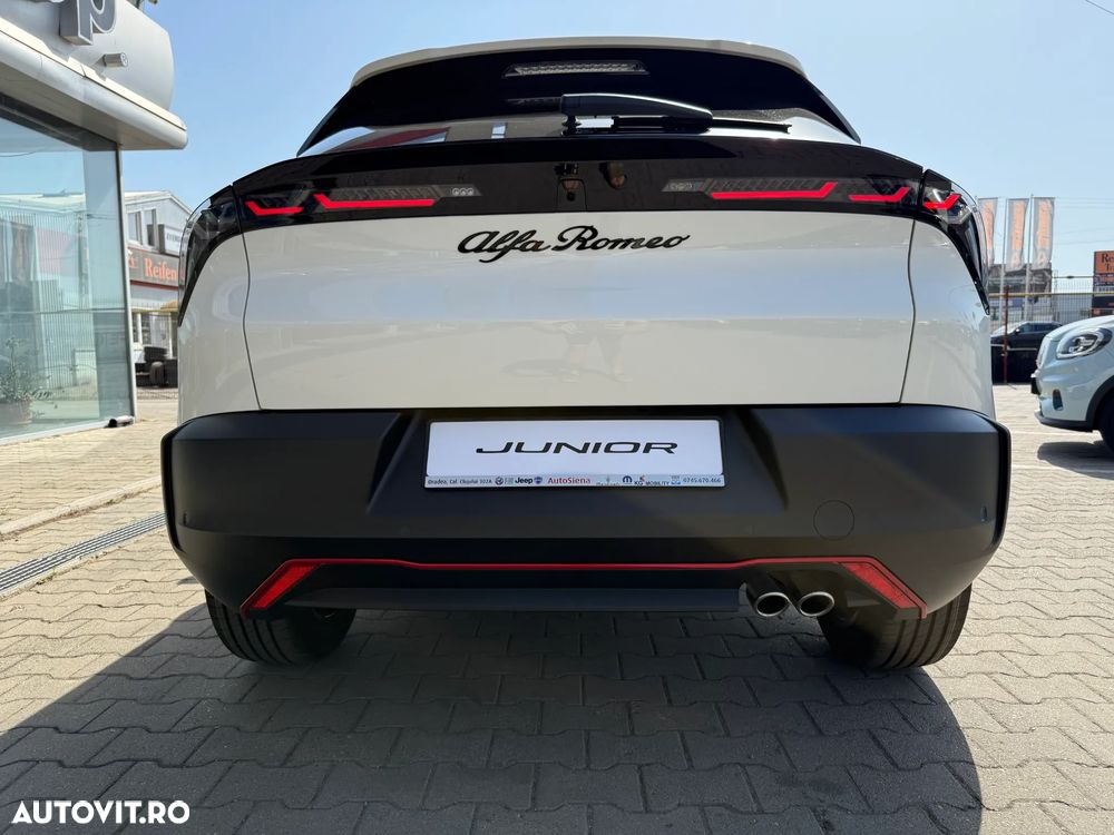 Alfa Romeo Junior 1.2 FWD eDCT6 MHEV Ibrida Speciale - 8