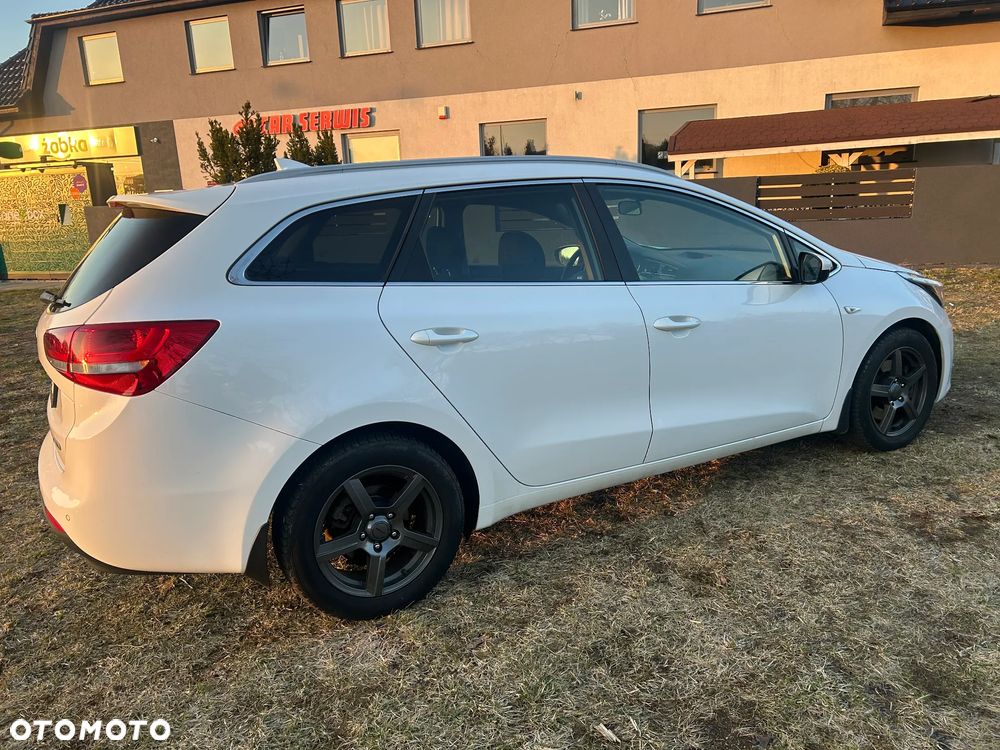 Kia Ceed 1.6 CRDi 136 ISG Platinum Edition - 10