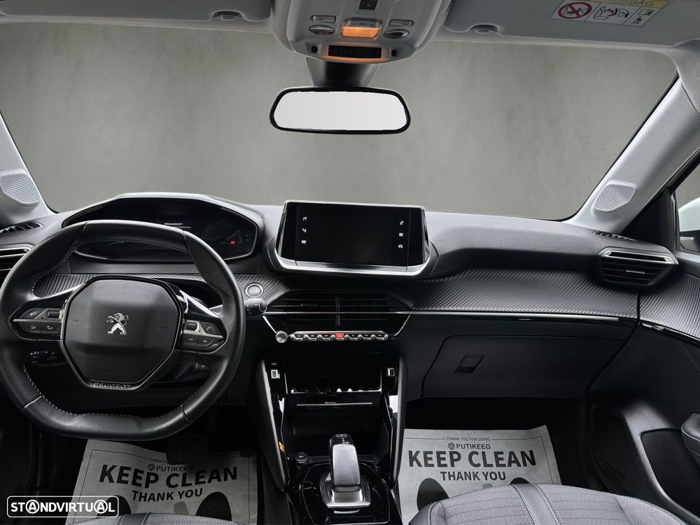 Peugeot e-208 - 12