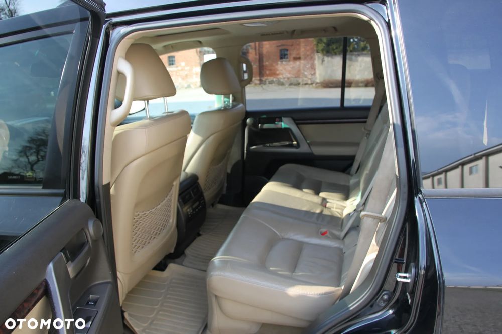 Toyota Land Cruiser - 6
