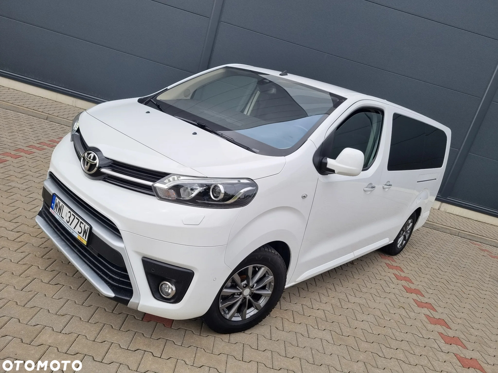 Toyota ProAce 2,0-l-D-4D L2 (7-Si.) Autm Verso Executive - 2