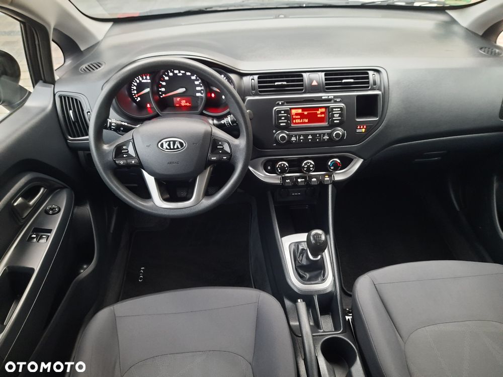 Kia Rio - 8