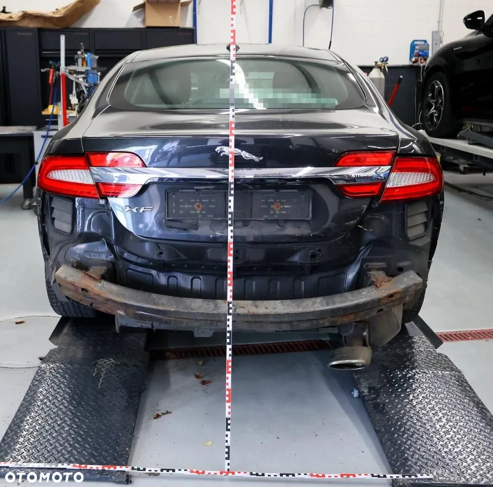 Jaguar XF 2.2 D Luxury - 5