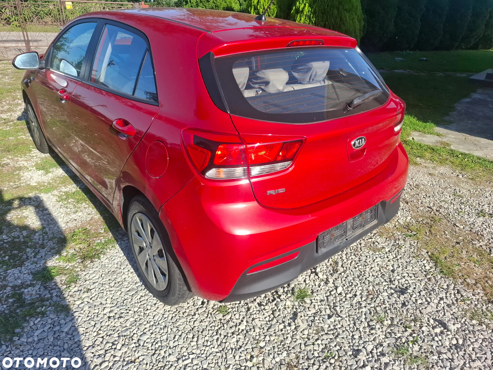 Kia Rio - 4