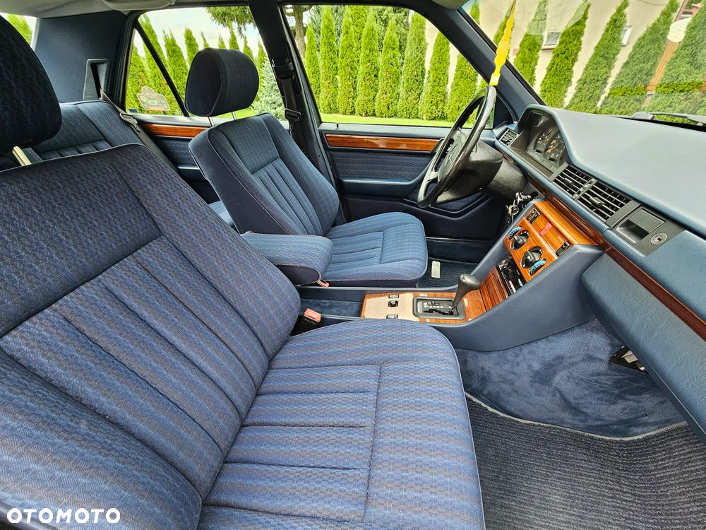 Mercedes-Benz W124 (1984-1993) - 12