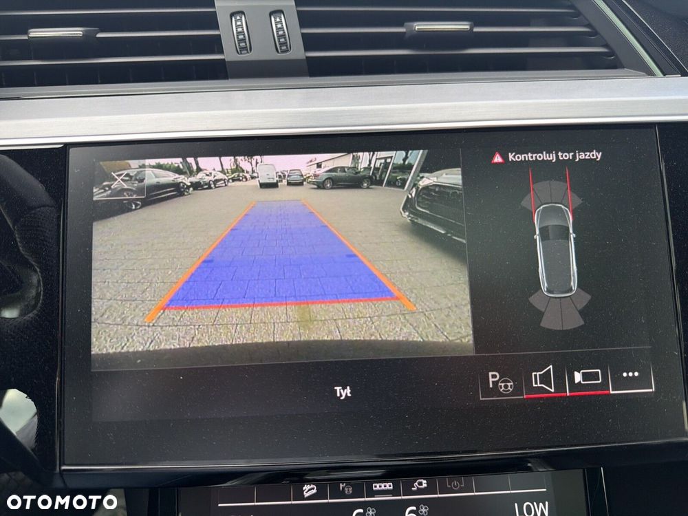 Audi e-tron - 36