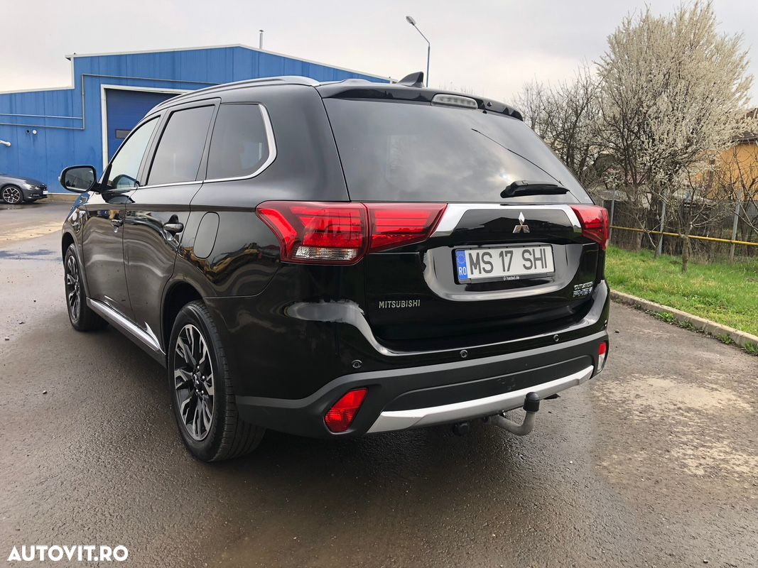 Mitsubishi Outlander 2.0 4WD Plug-In Hybrid - 4